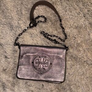 Tory Burch Silver Crossbody Bag with Sleek Design